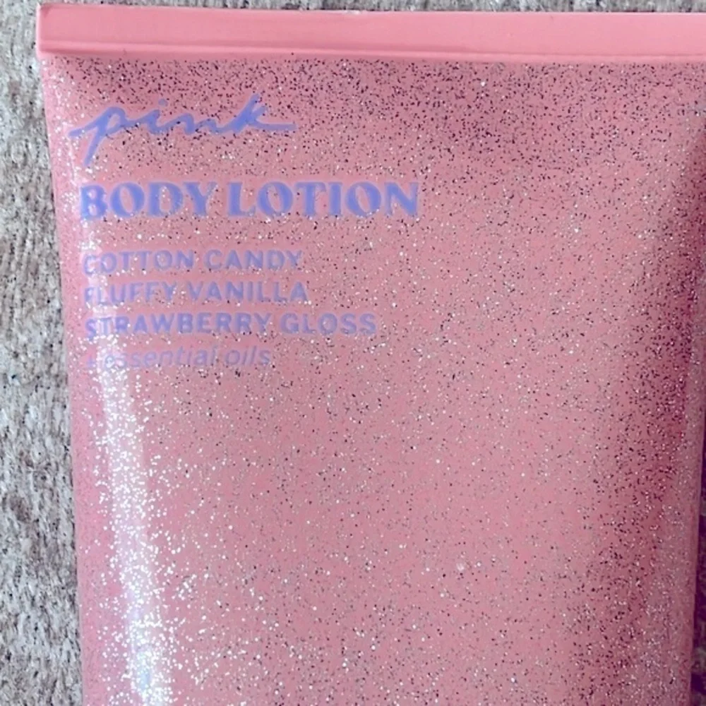 Brand New Victoria’s Secret Set Lotion Pink Stripes Key & Cardholder Lip Gloss